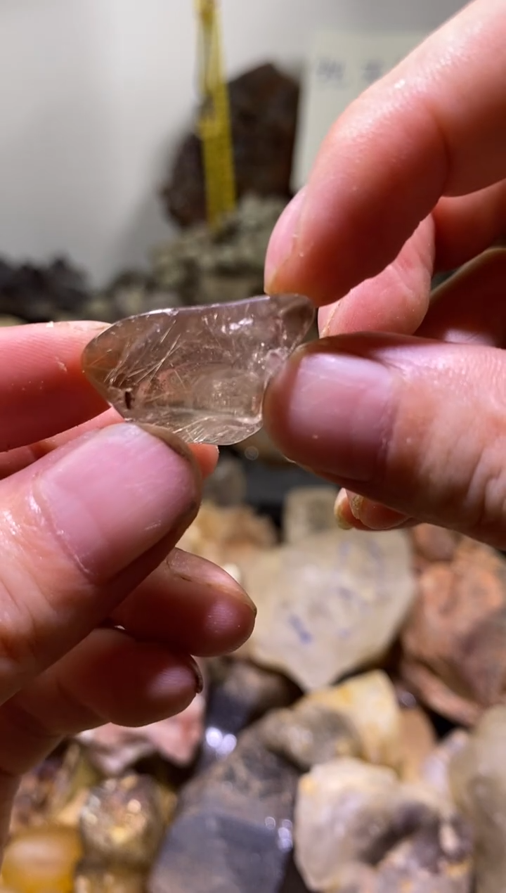 未镶嵌珠宝半成品水晶84号金发晶随形