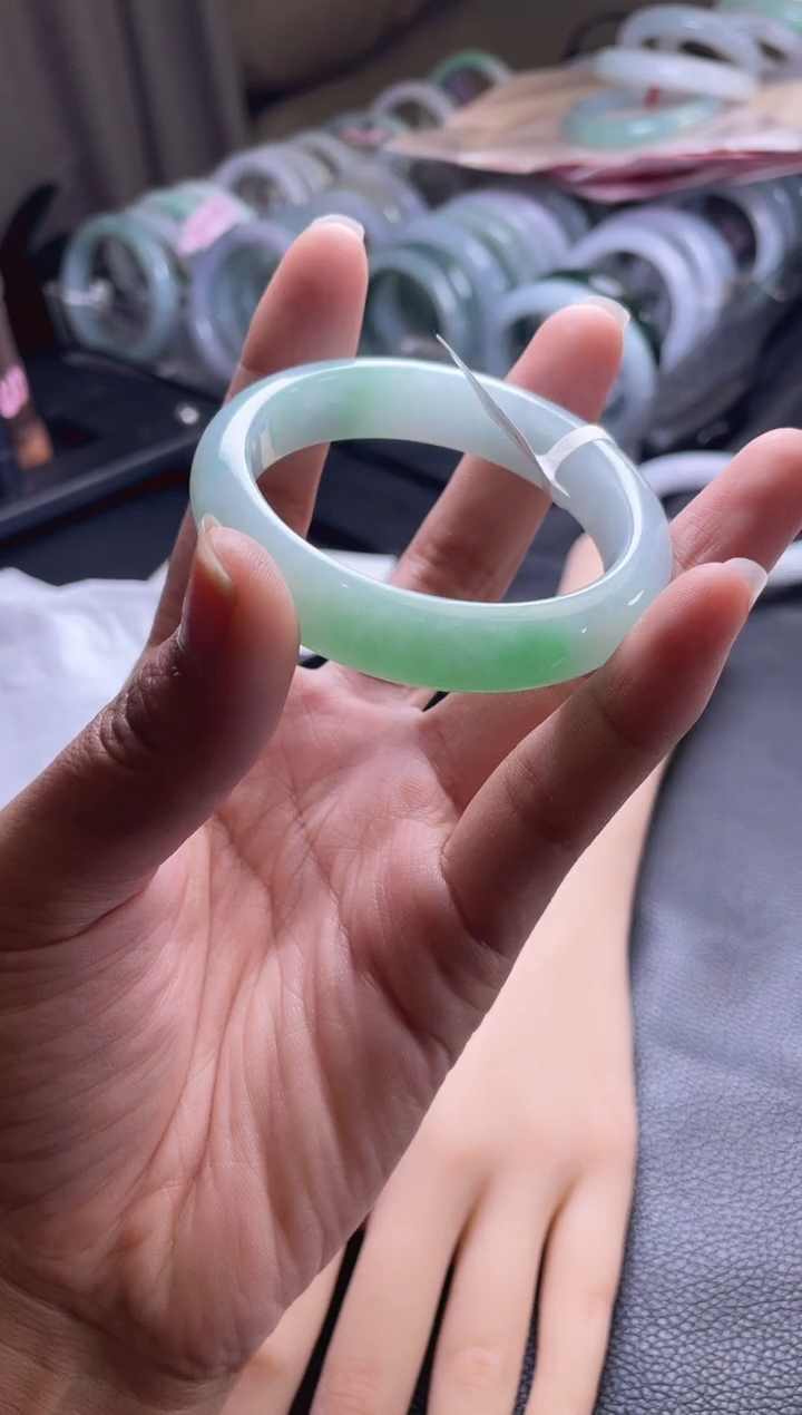 未镶嵌手镯翡翠正圈51圈口，29