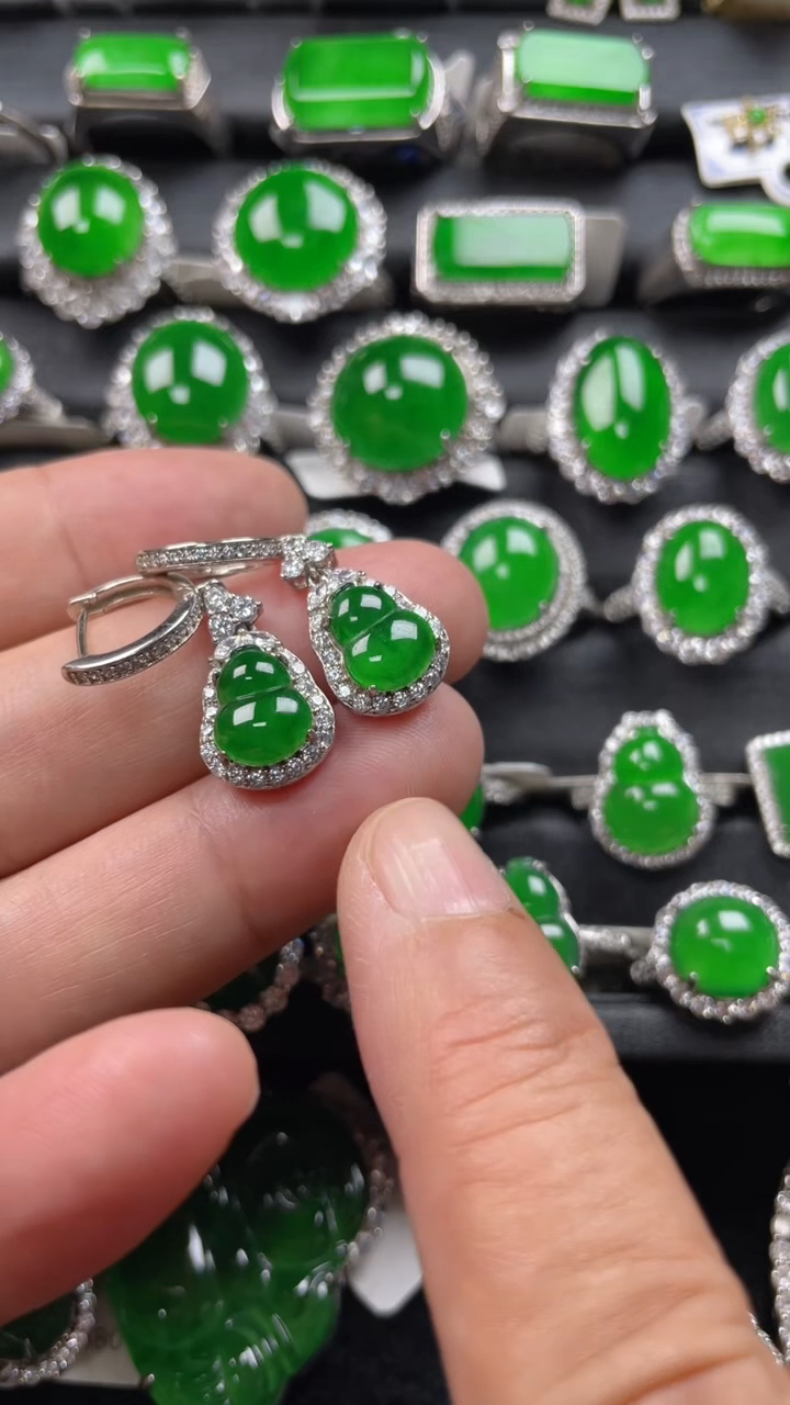 银S925镶嵌翡翠耳饰翡翠