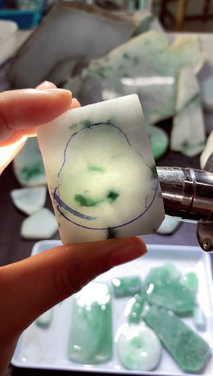 【闪购商品】翡翠颈饰未镶嵌料子