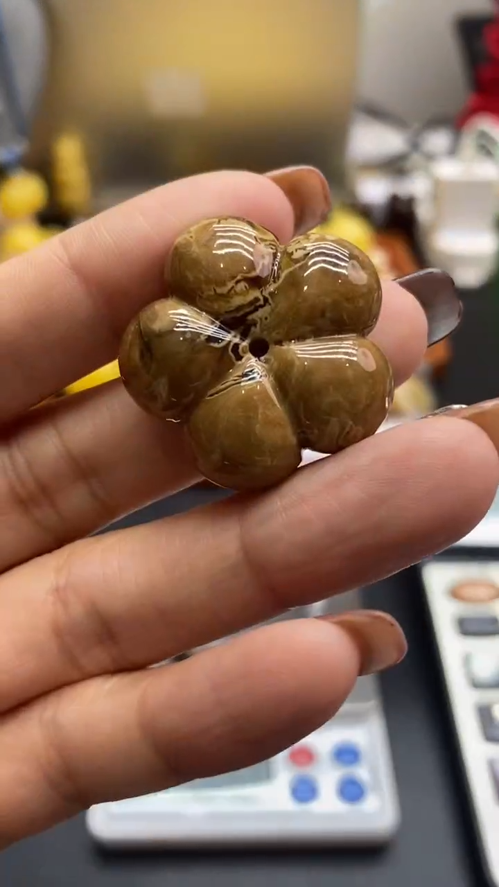 琥珀未镶嵌珠宝奇石110