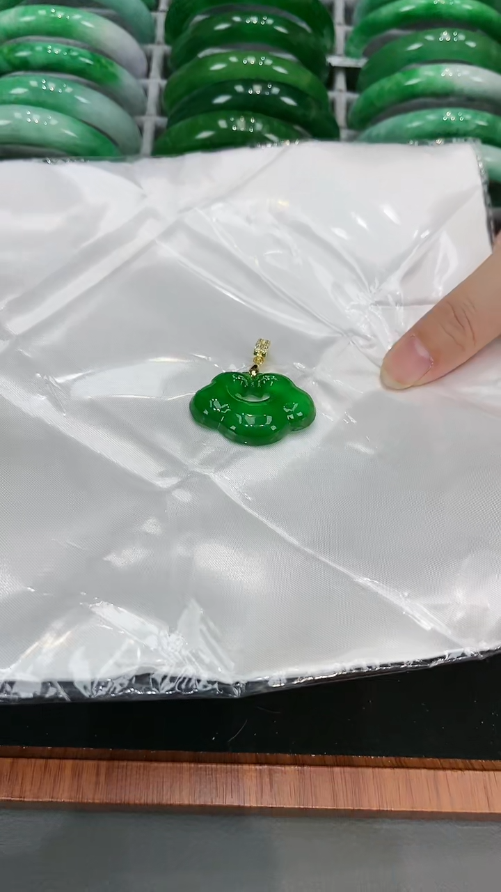 【闪购商品】砖雕s75 冰阳绿如意吊坠