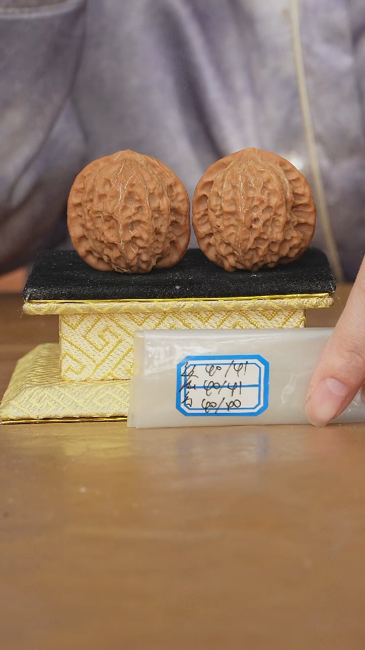 把件文玩核桃非嫁接老款狮子头有虫眼