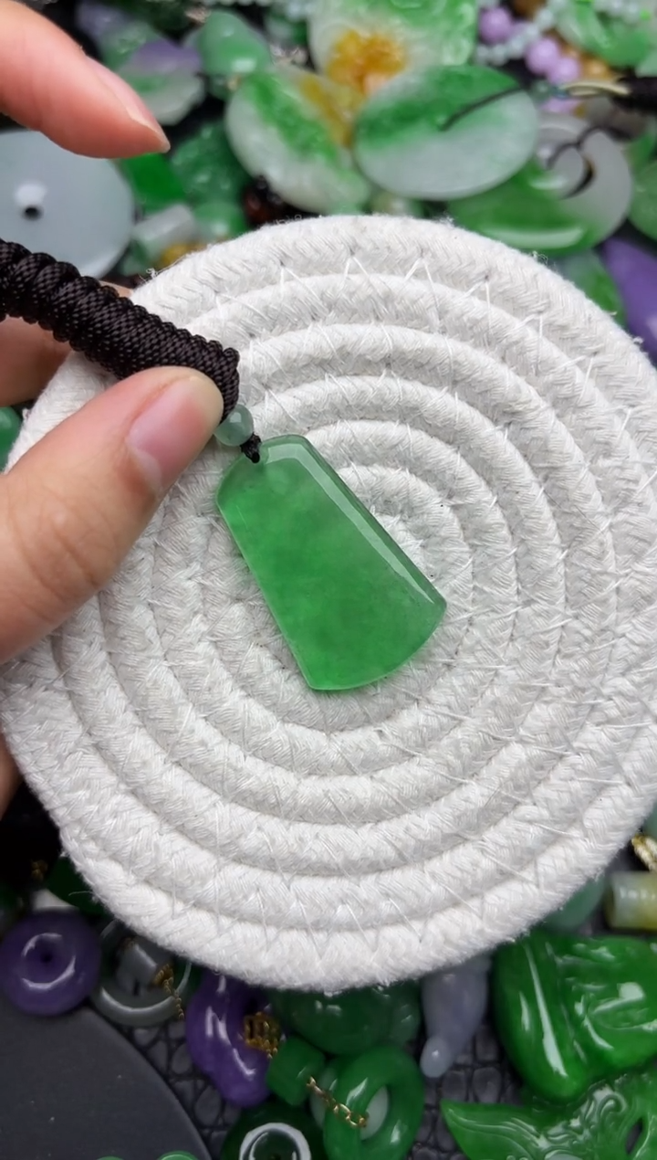 颈饰未镶嵌翡翠缅甸翡翠吊坠