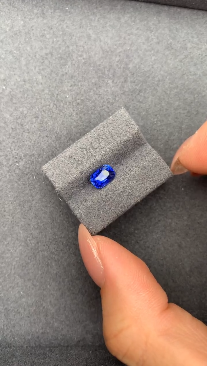 裸石蓝宝石1.6ct 皇家蓝 定制 FH 