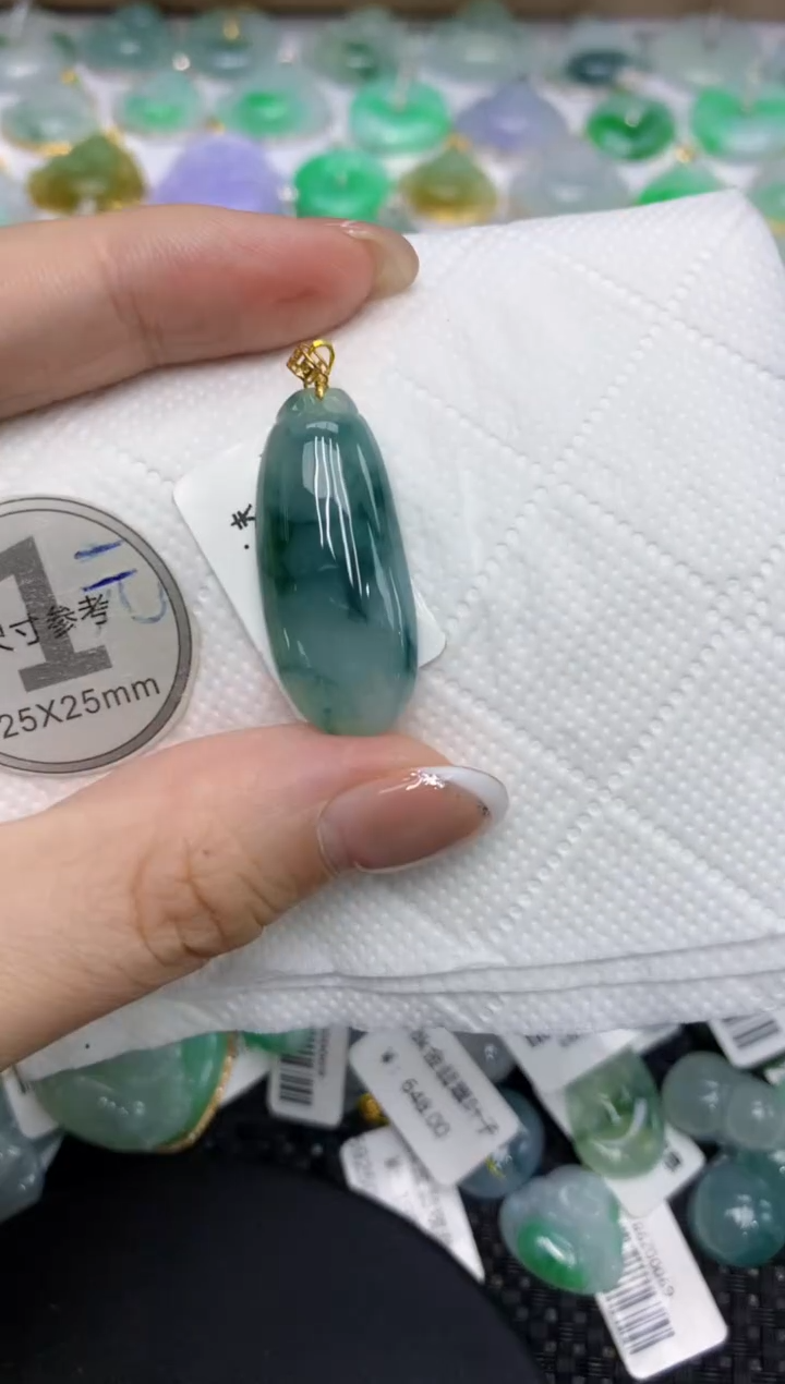 颈饰18K金镶嵌翡翠1111111