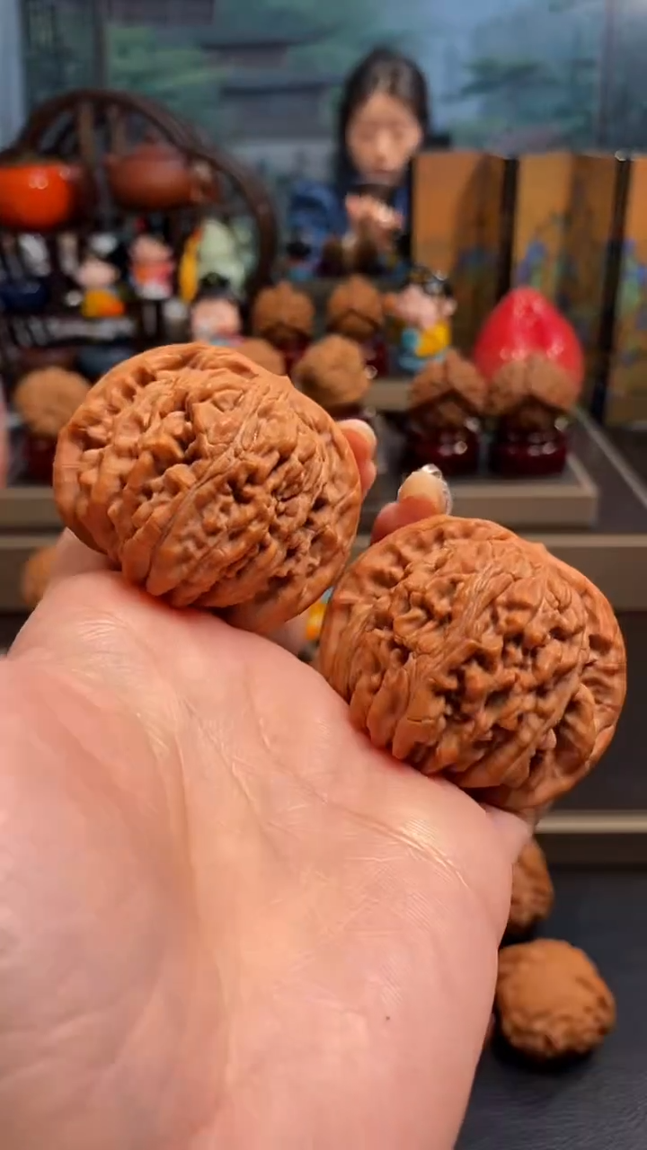 【闪购商品】文玩核桃把件H 638四座楼47尺