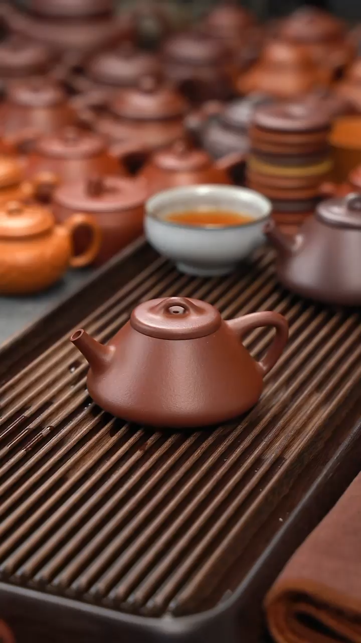 茶壶紫砂红皮龙160小平盖