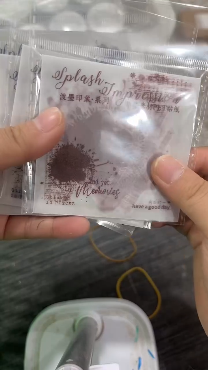 8-83  贴纸5包    