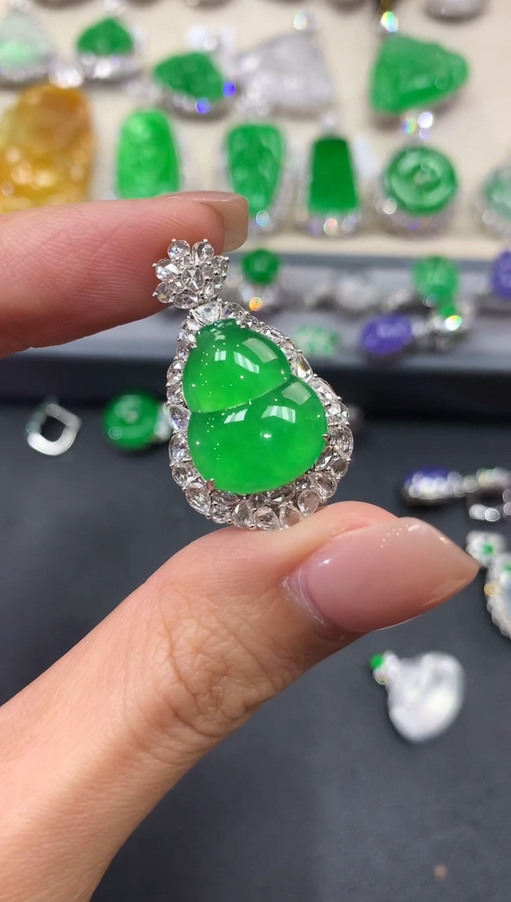 【闪购商品】翡翠吊坠(不含链)18K金镶嵌w13            