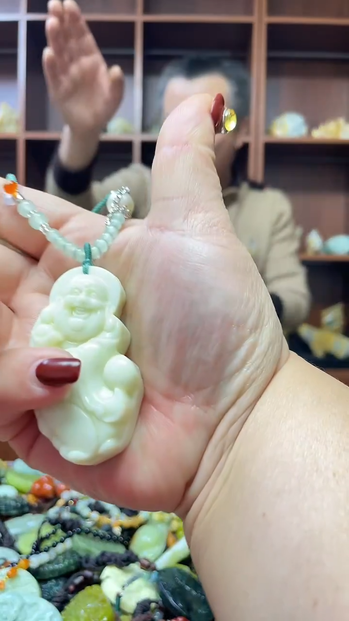 未镶嵌岫玉挂件 