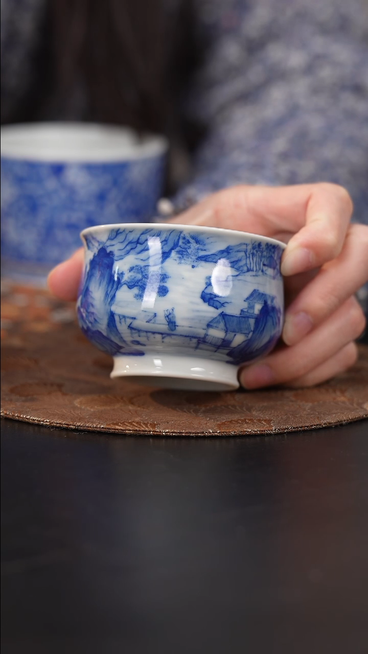 【闪购商品】杯看山柴窑青花山水