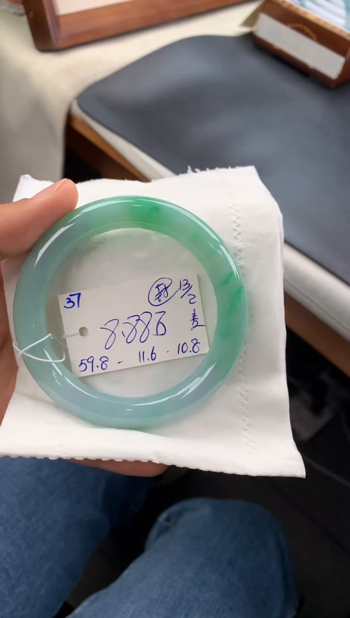 【闪购商品】翡翠手镯未镶嵌玉手镯