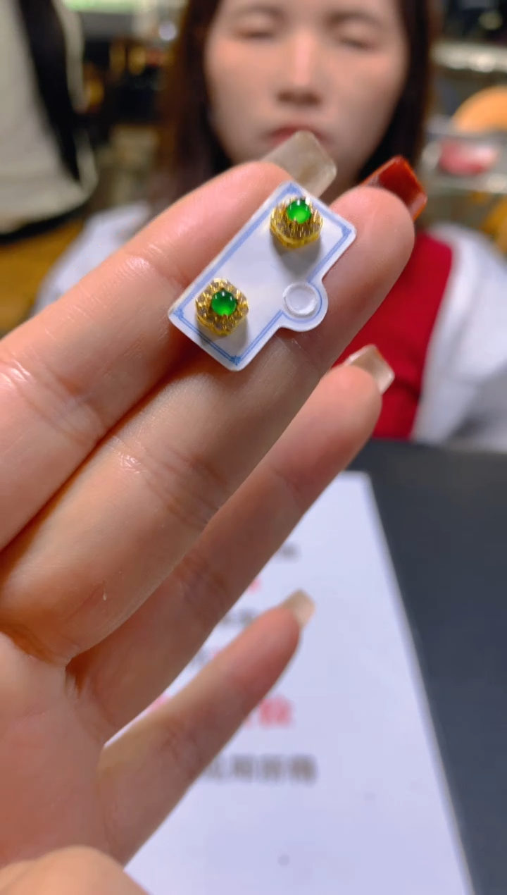 未镶嵌翡翠耳饰多样性发一