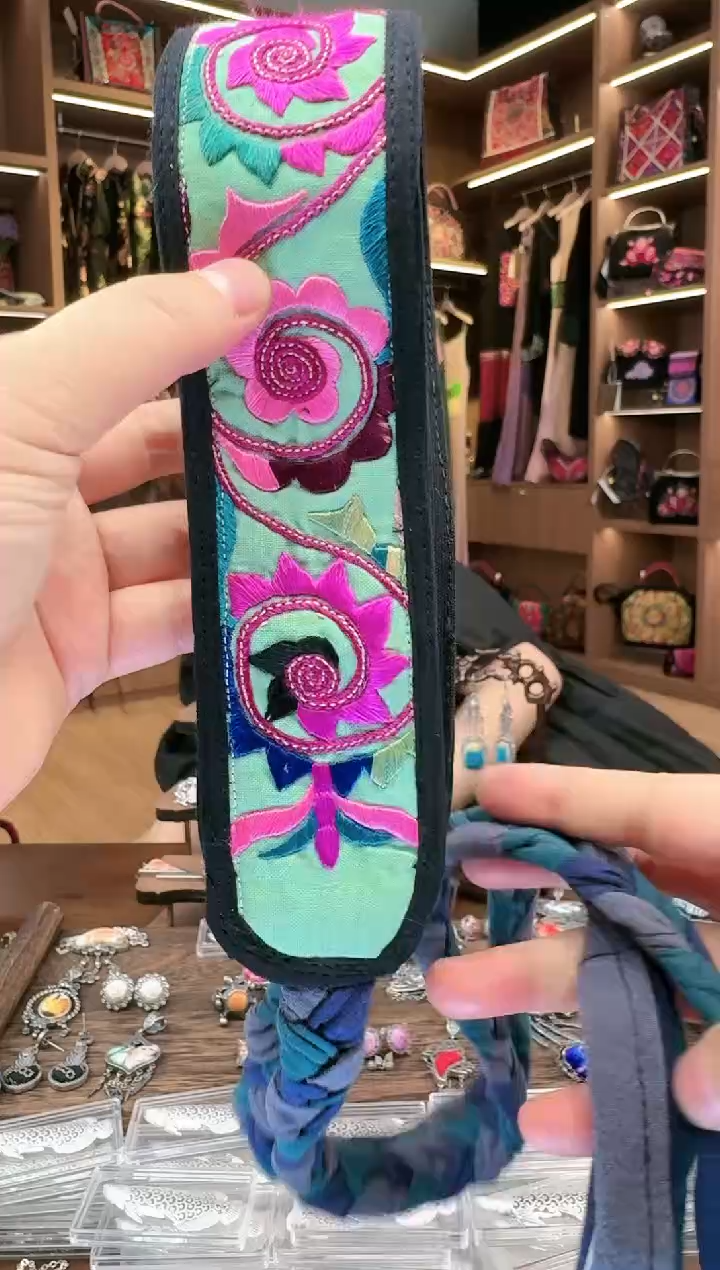 【闪购商品】织绣L534黔东南苗族刺绣