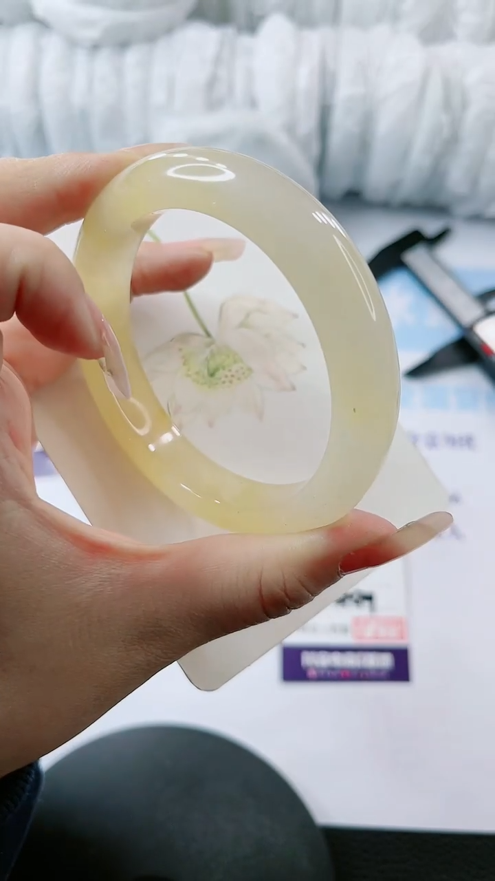 【闪购商品】石英质玉手镯未镶嵌多样性发货L499