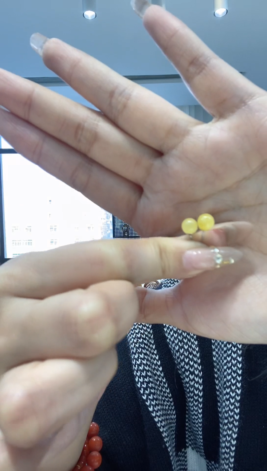 【闪购商品】琥珀耳饰银S925镶嵌耳饰