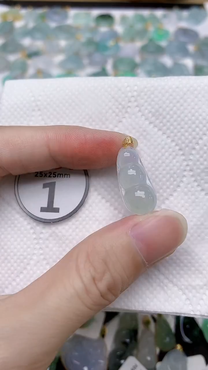 颈饰18K金镶嵌翡翠天然A货翡翠