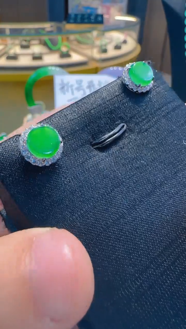 【闪购商品】翡翠耳钉银S925镶嵌多样性发货一件