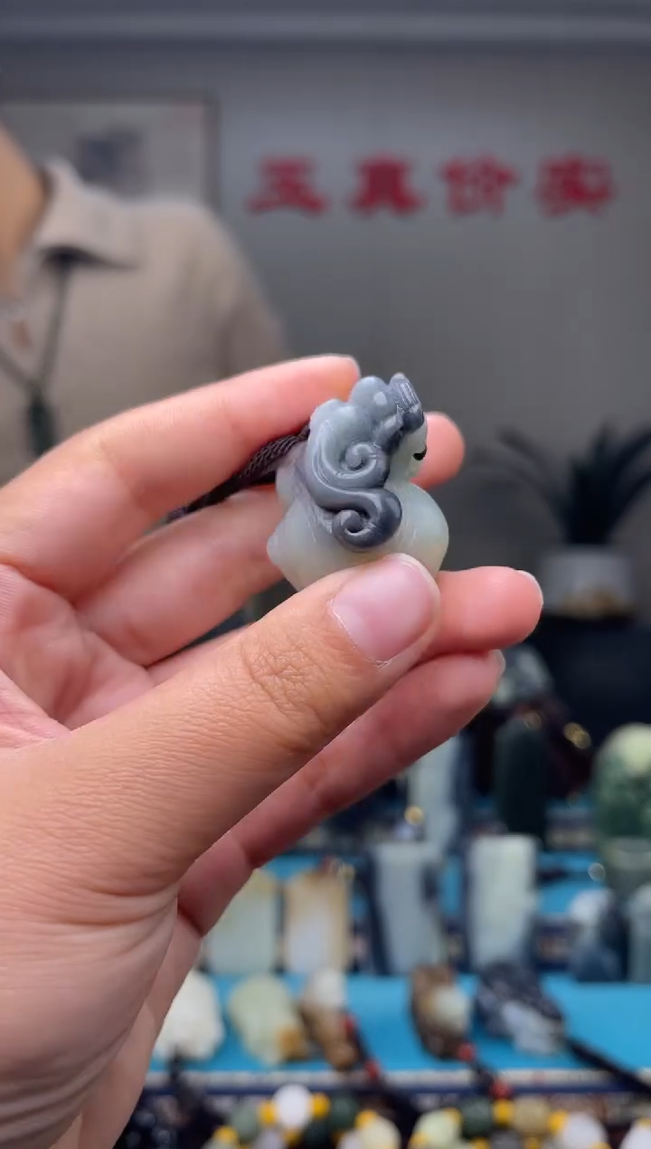 未镶嵌和田玉挂件1