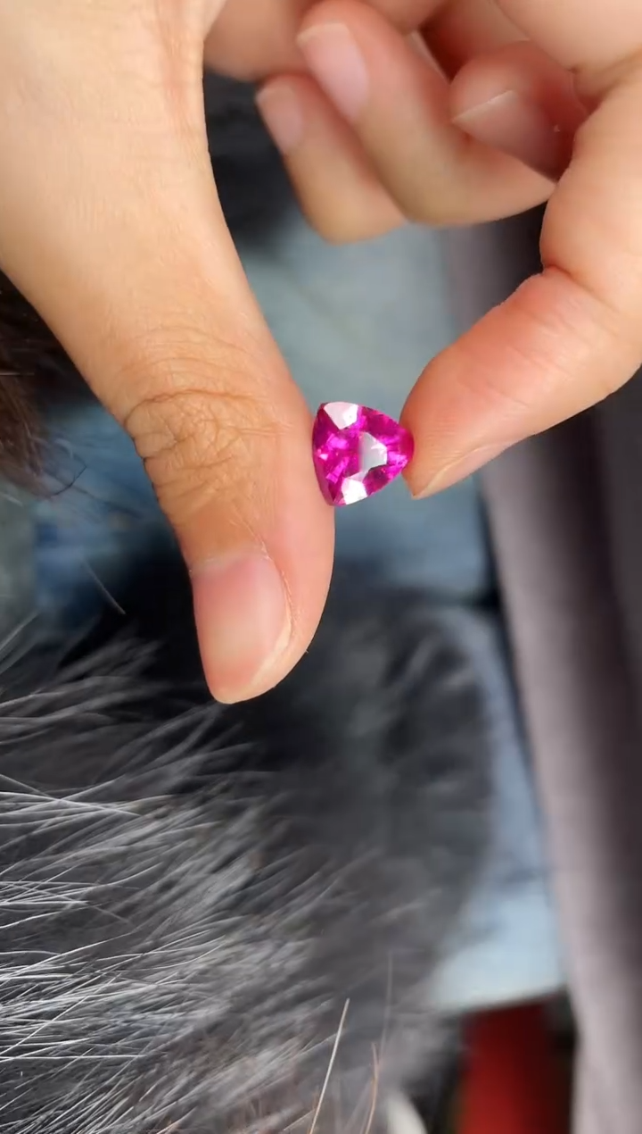 【闪购商品】碧玺裸石未镶嵌卢比莱3.18ct