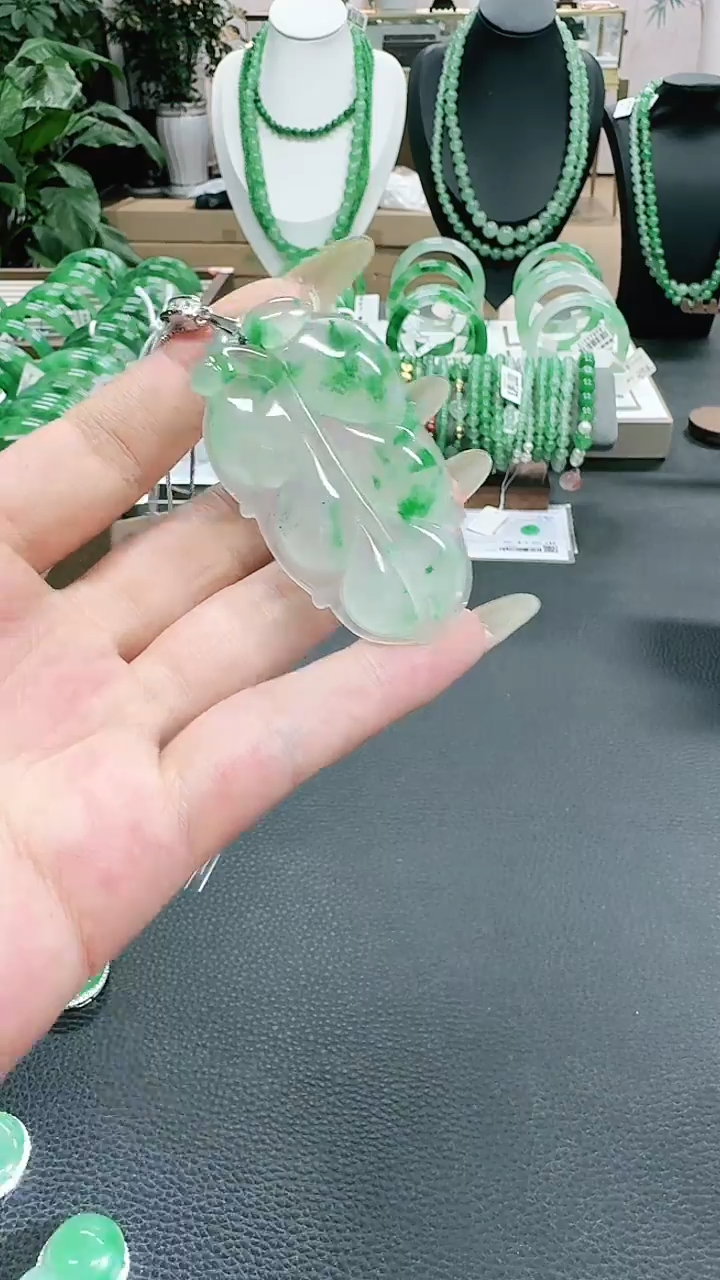 未镶嵌1石英质玉（非洲翠）/03349
