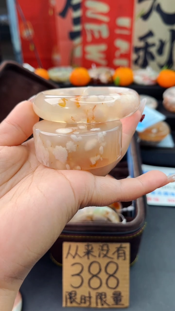 【闪购商品】石英质玉手镯未镶嵌赠送镯心（55圈口）