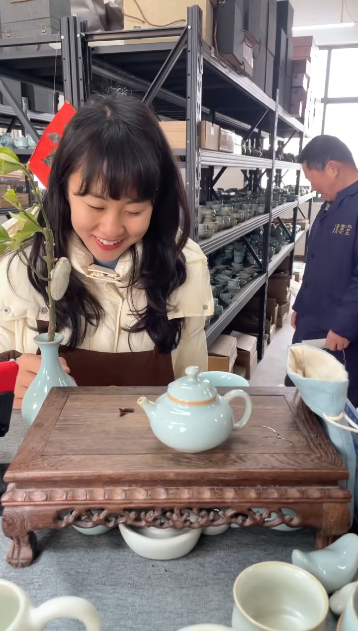 【闪购商品】瓷片微瑕天青小小容天壶
