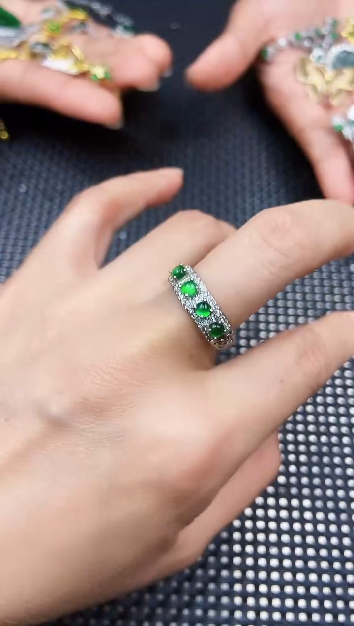 翡翠未镶嵌戒指1111111111