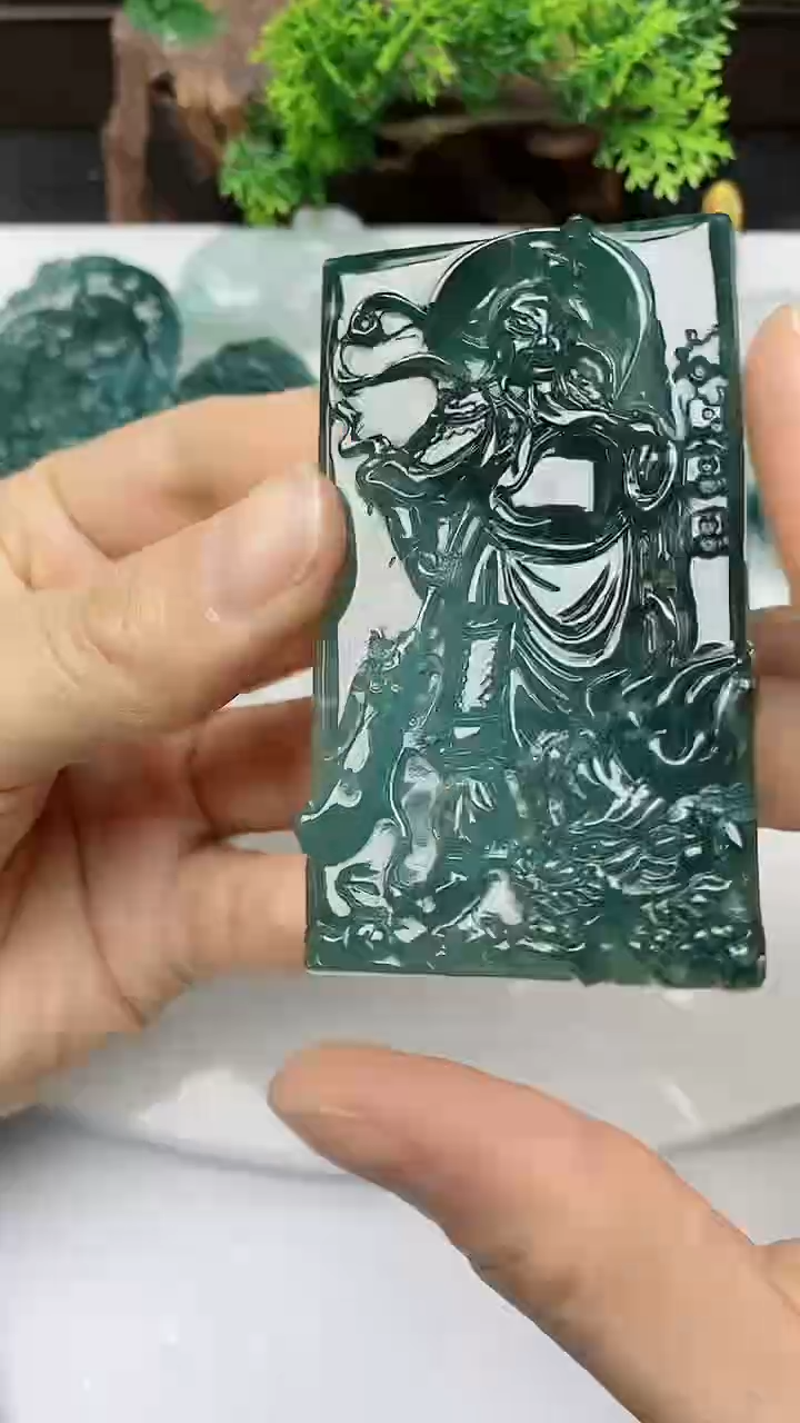 【闪购商品】翡翠颈饰未镶嵌          