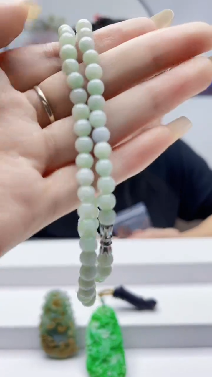 未镶嵌定制翡翠毛货挂件59