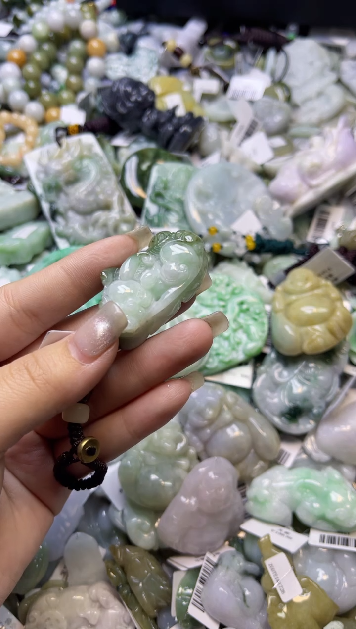 【闪购商品】翡翠颈饰未镶嵌00012495