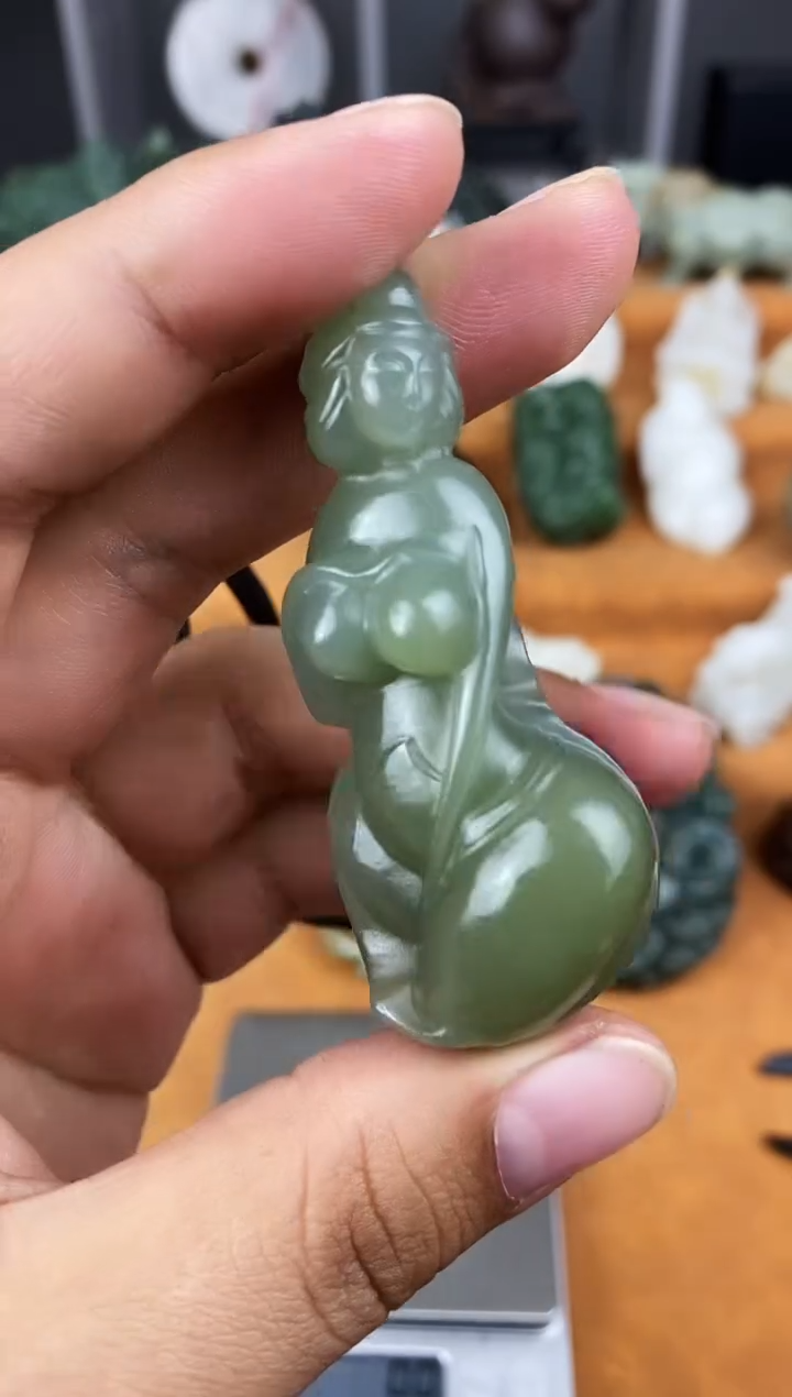 颈饰未镶嵌和田玉1