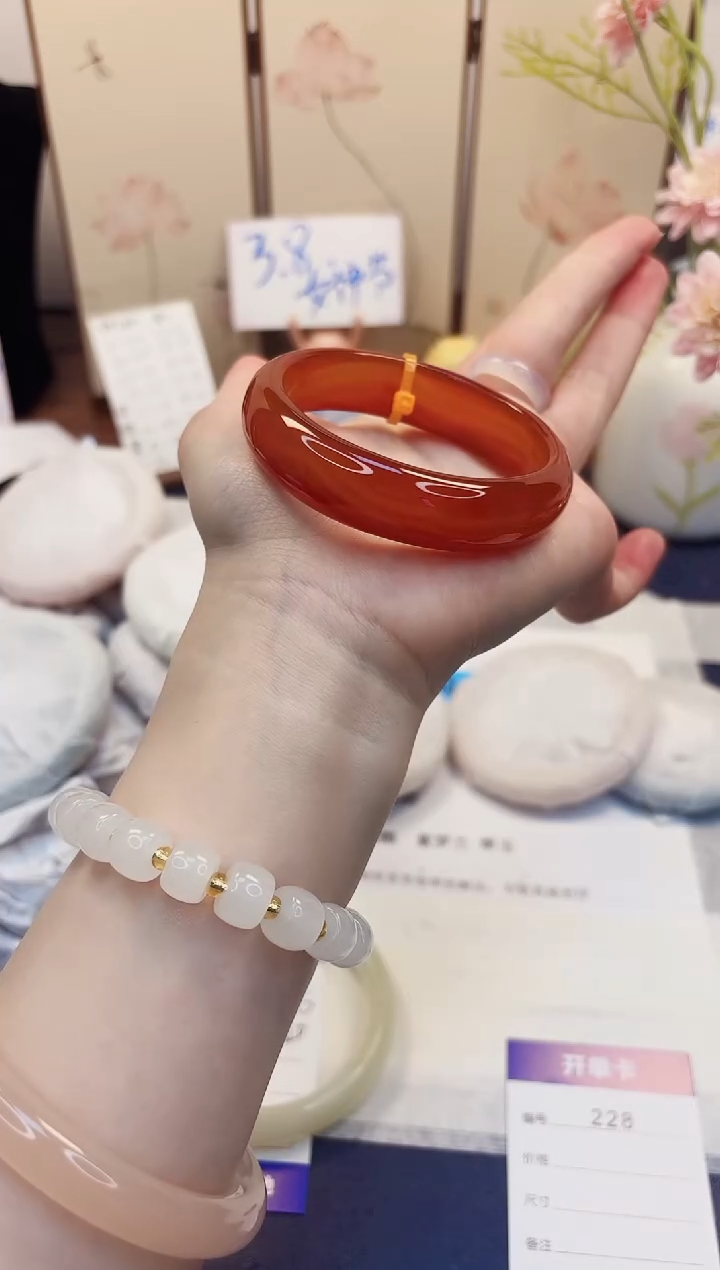 【闪购商品】石英质玉手镯未镶嵌228-玛瑙-圈口56