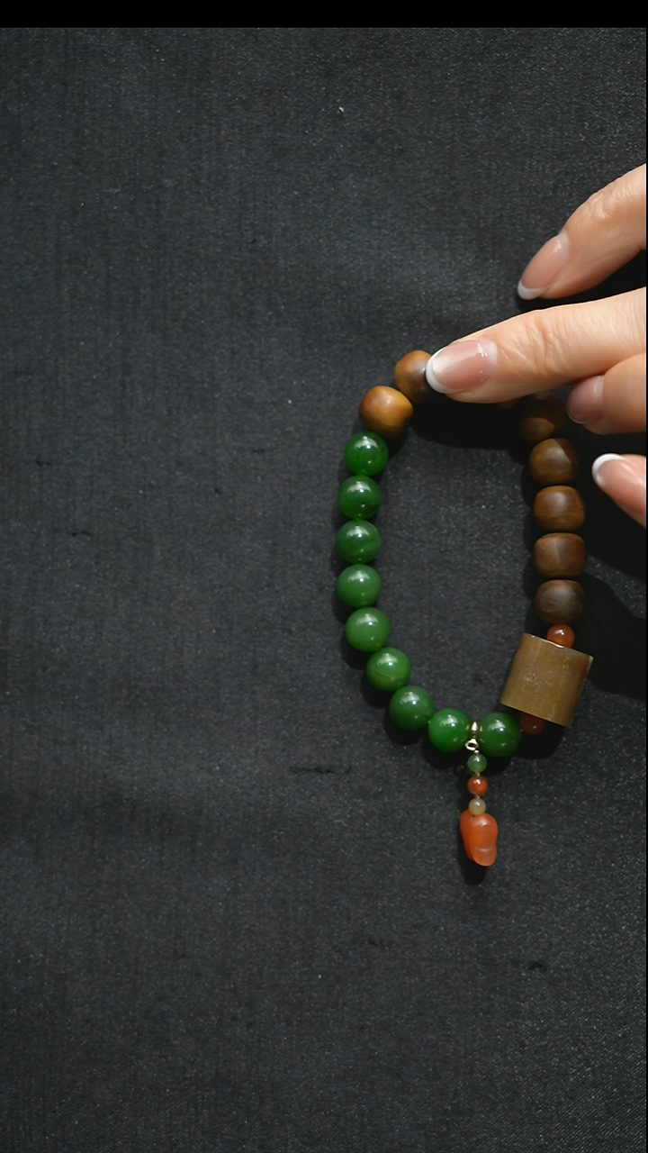 未镶嵌手链和田玉有*氏未镶嵌 手链 和田玉 有*氏