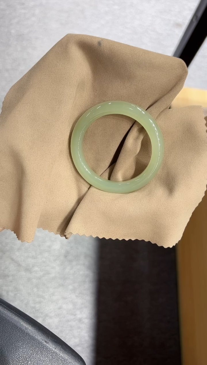 【闪购商品】和田玉手镯未镶嵌v0252圈口52