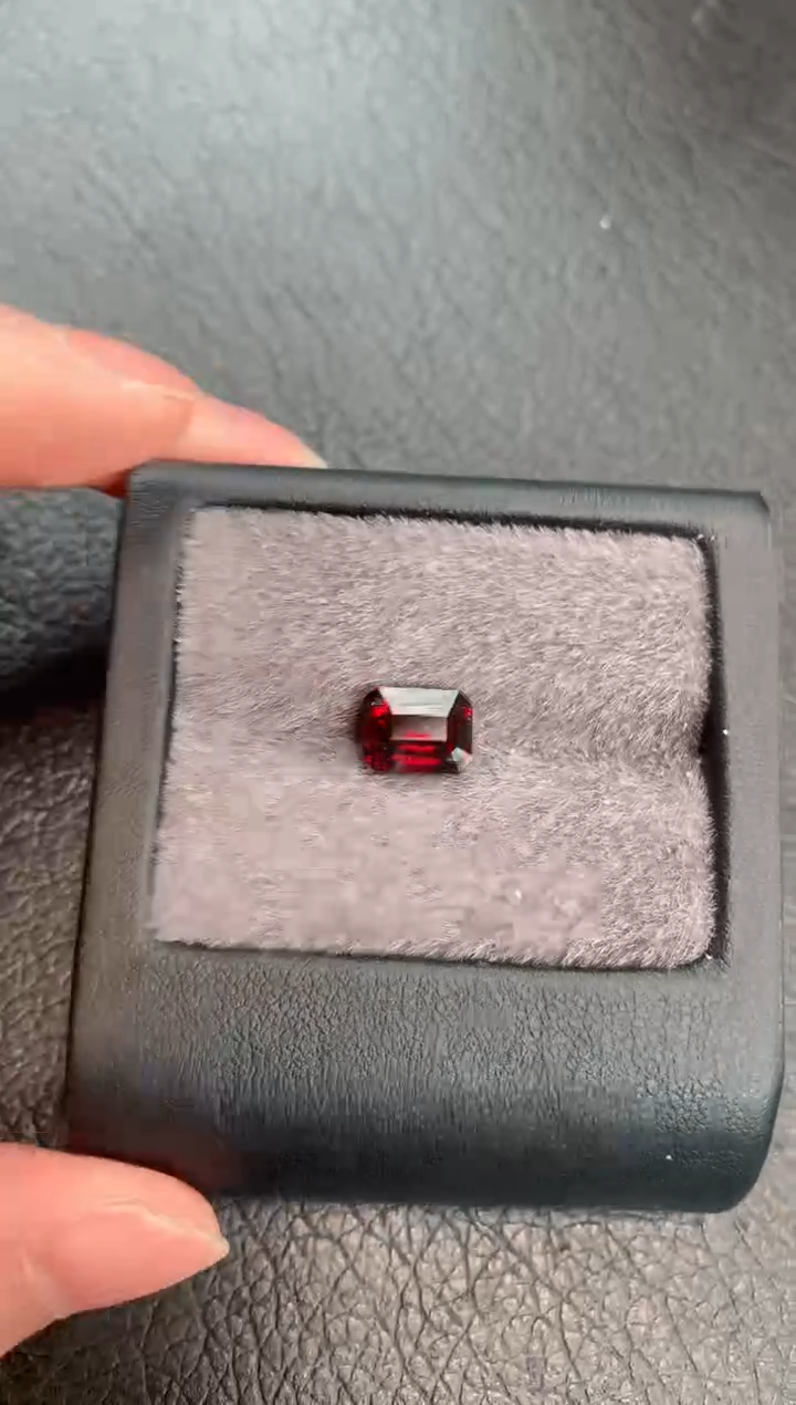 【闪购商品】石榴石裸石未镶嵌3.43ct