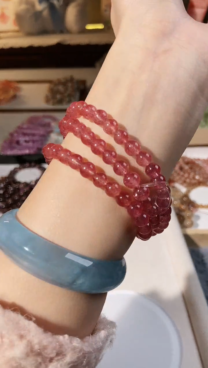 【闪购商品】水晶手串未镶嵌三圈深色红草莓