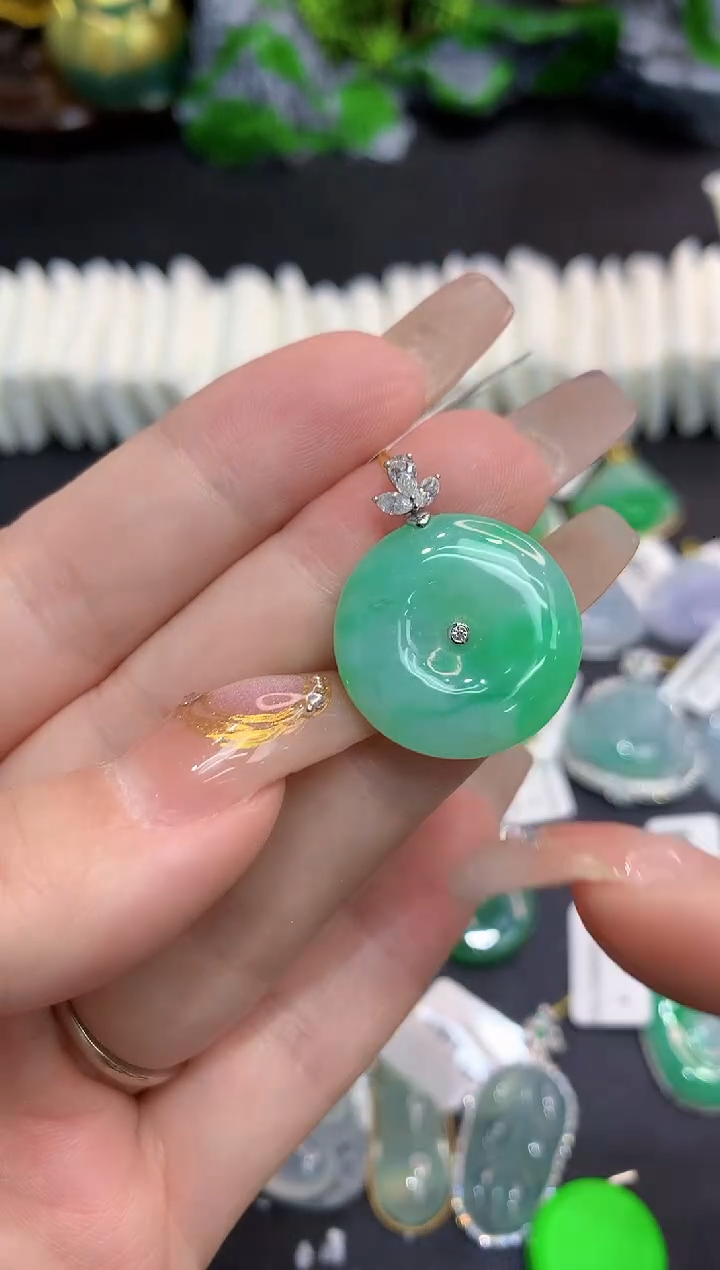 翡翠18K金镶嵌吊坠(不含链)1111