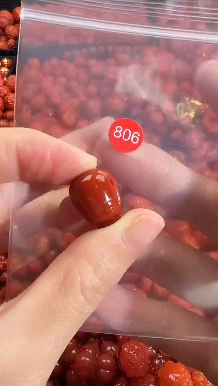 颈饰未镶嵌南红玛瑙1