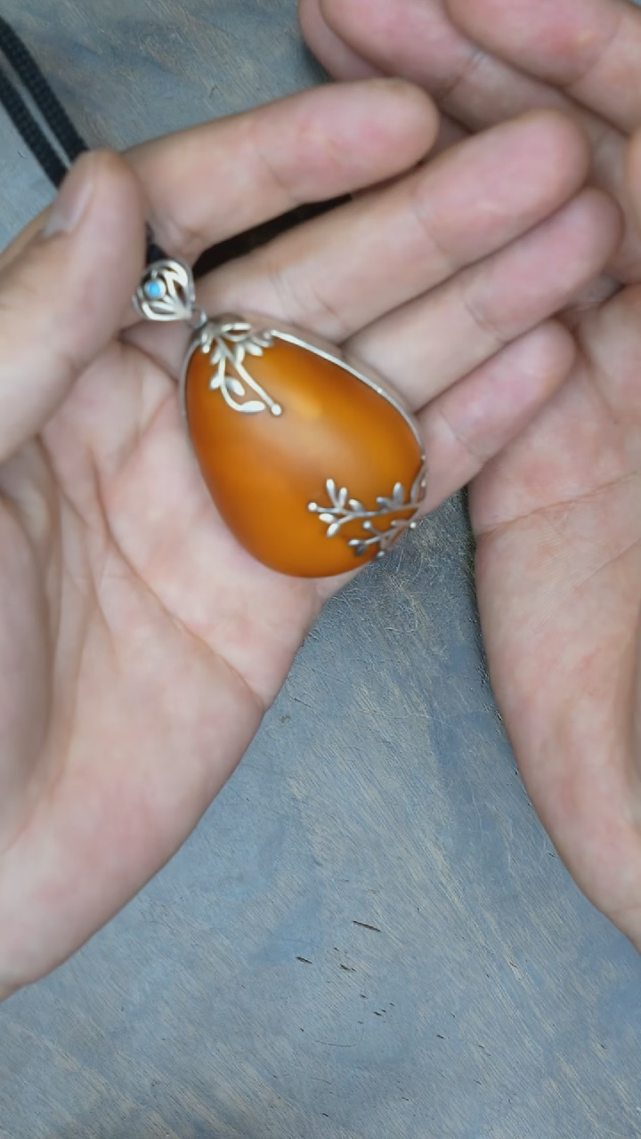 【闪购商品】琥珀裸石银S925镶嵌老蜡水滴吊坠