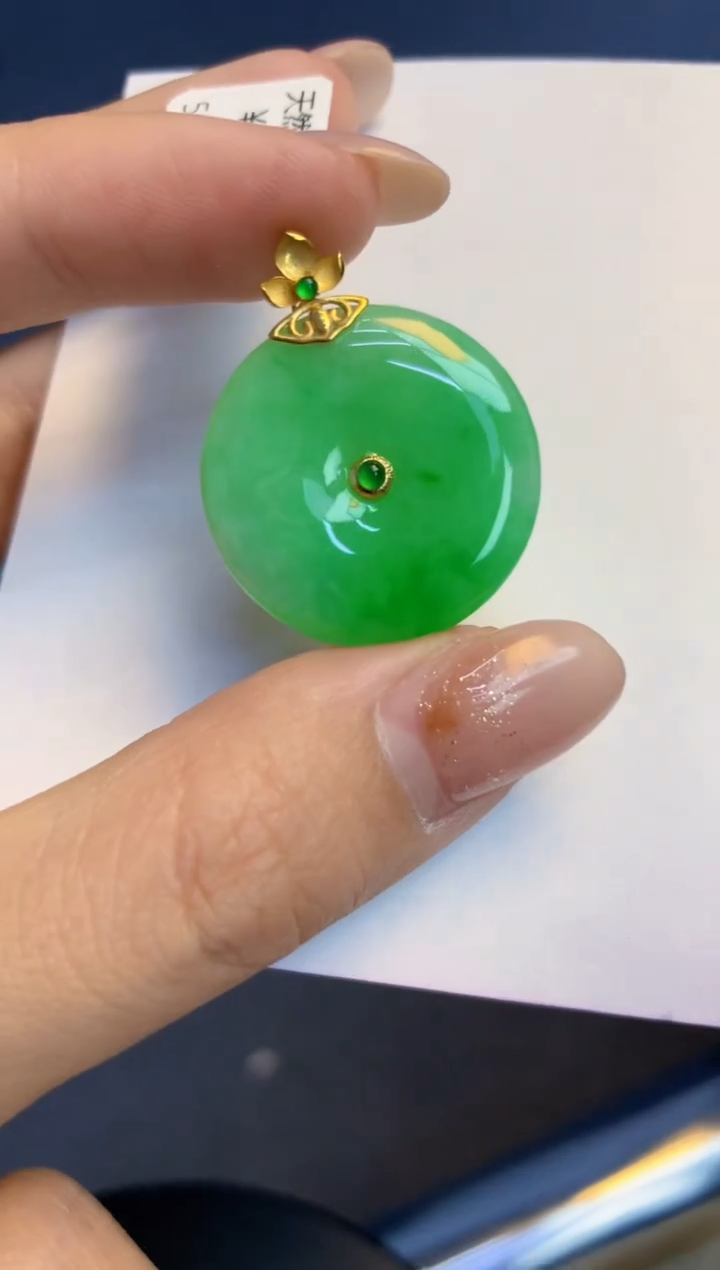 颈饰18K金镶嵌翡翠天然缅甸a货翡翠百元以上9元证书费自理