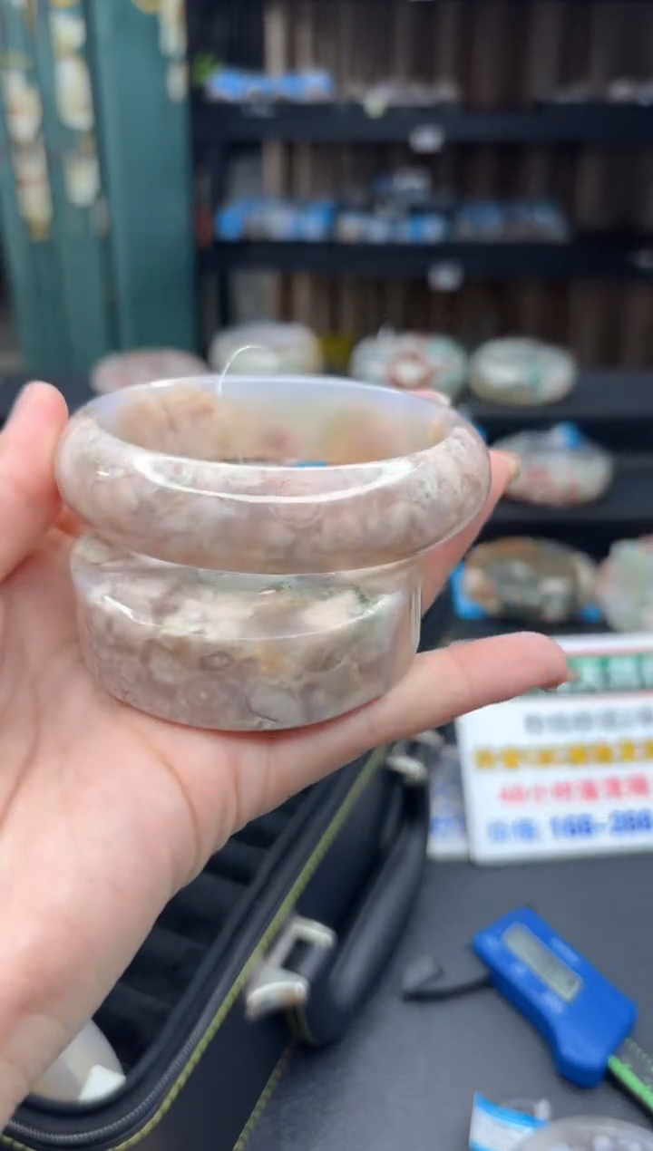 【闪购商品】石英质玉手镯未镶嵌94（62圈赠送镯心）