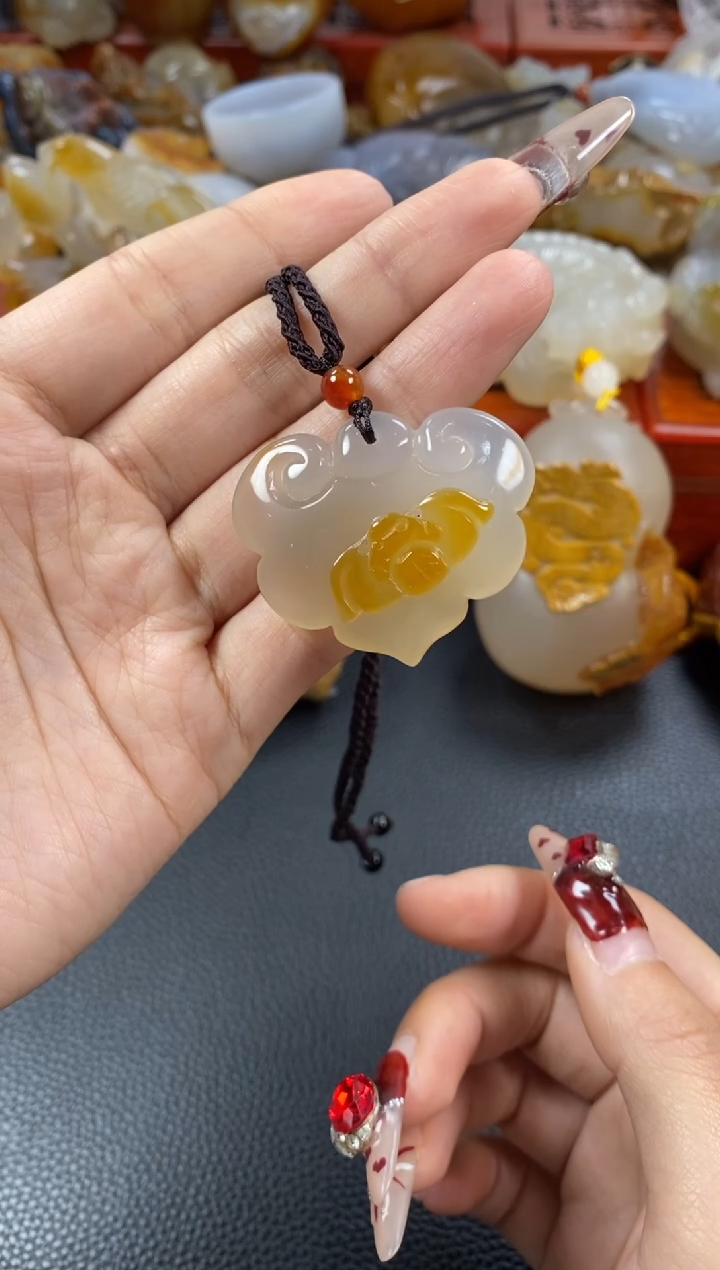 【闪购商品】玛瑙/玉髓挂件未镶嵌1