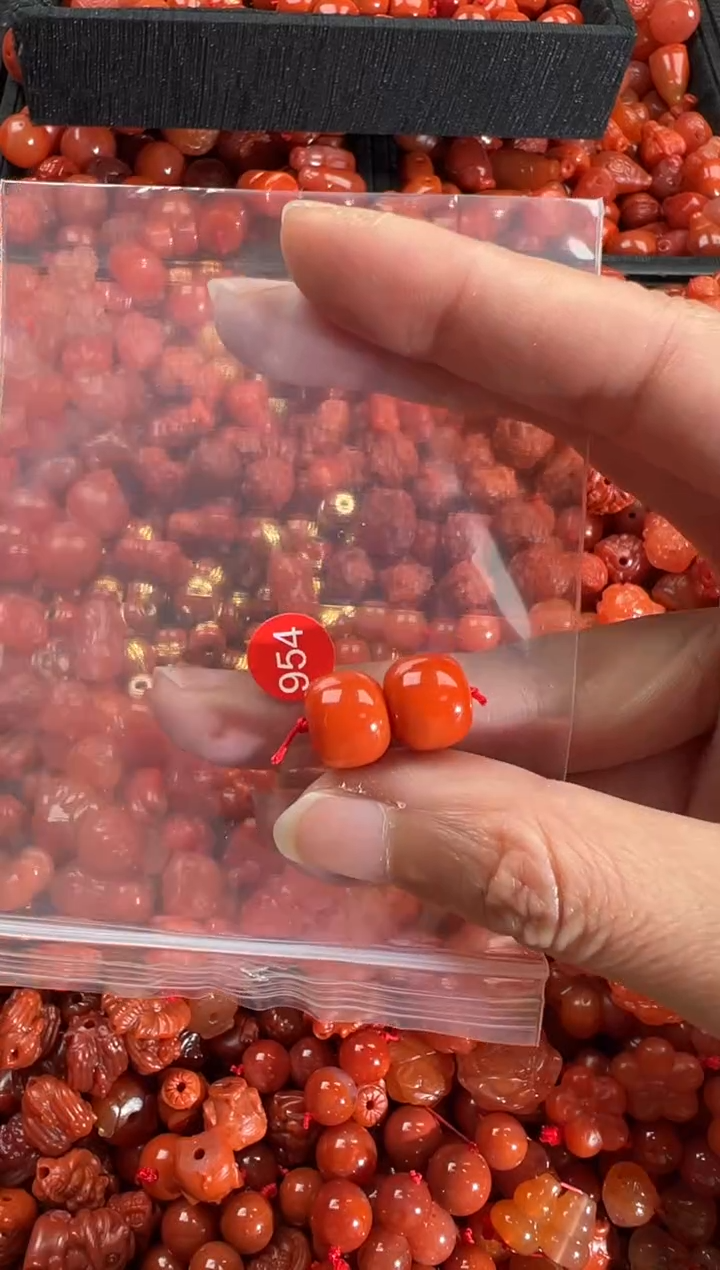 【闪购商品】南红玛瑙颈饰未镶嵌1