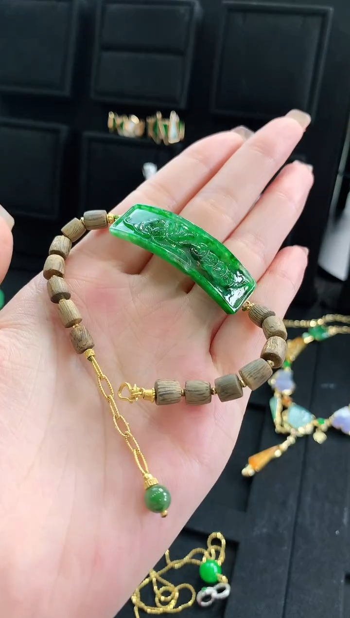 【闪购商品】翡翠手链18K金镶嵌手饰