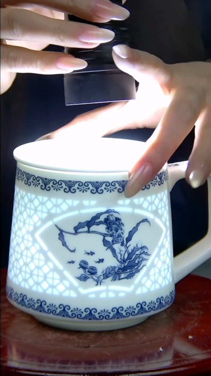 摆件陶花草玲珑办公杯