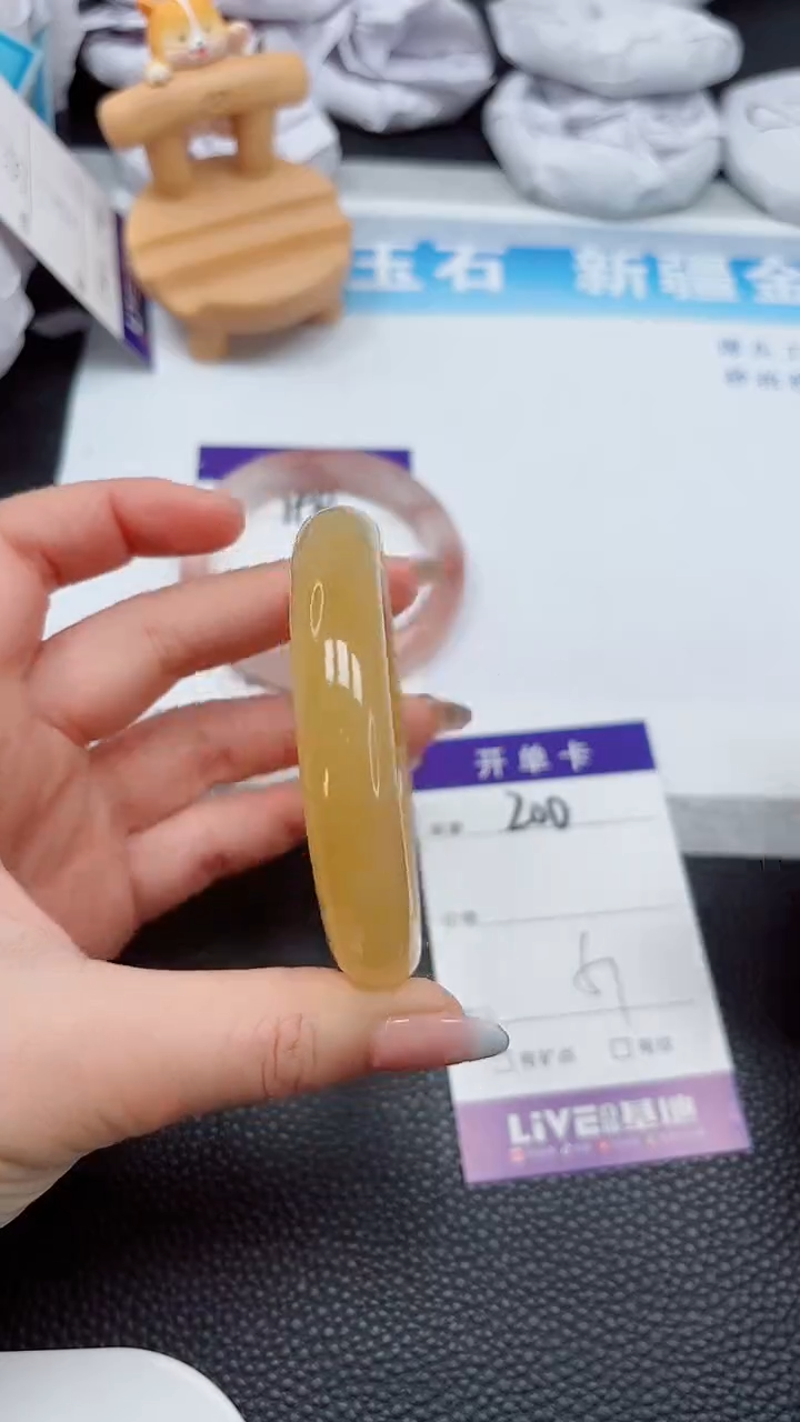 【闪购商品】石英质玉手镯未镶嵌200---57
