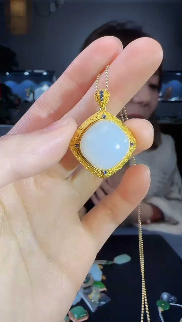 【闪购商品】和田玉吊坠(不含链)18K金镶嵌1