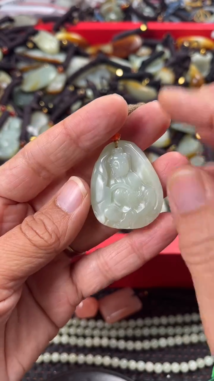 【闪购商品】和田玉颈饰未镶嵌多样性发货没有证书拍一发一有瑕